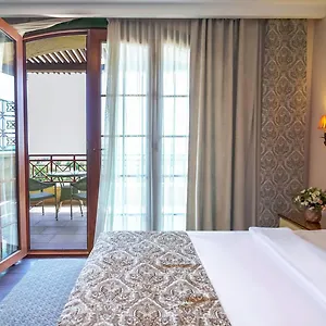 sapphire-marine.aboutbakuhotels.com/
