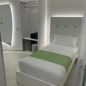 ahd-rooms.it-lombardy.com/