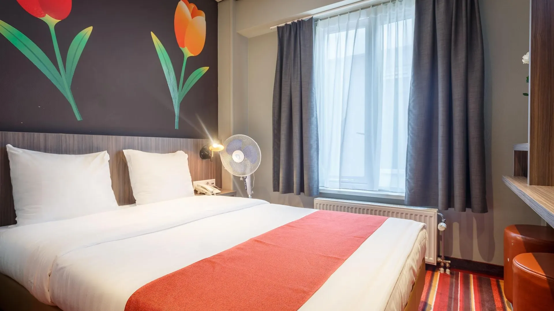 Mozart Hotel Amsterdam 2*,